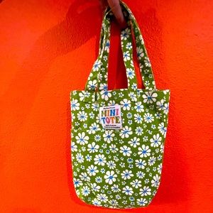 Lazy Daisy Mini Tote